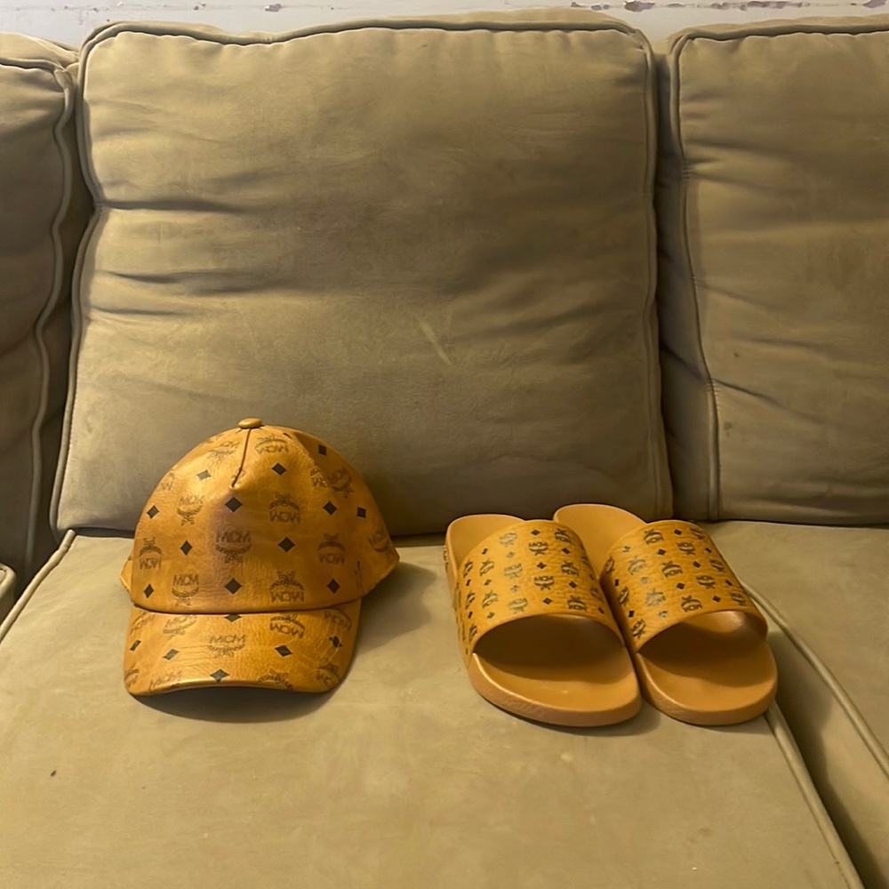 MCM Hat and Slides Set